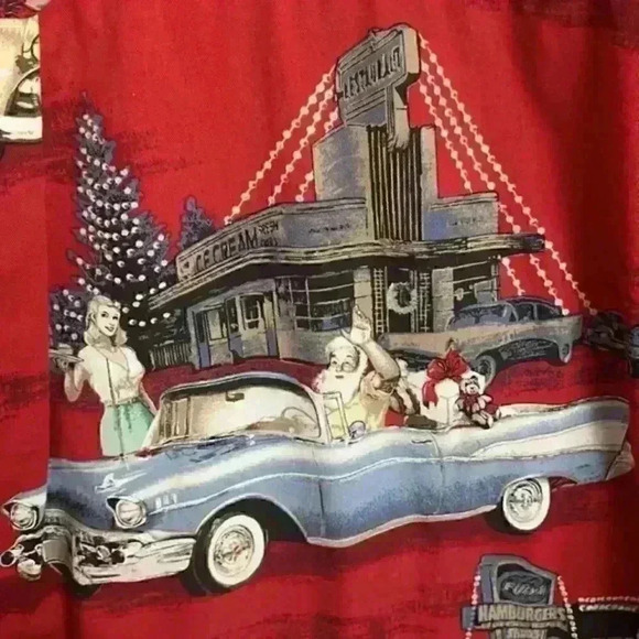 Clearwater‎ Outfitters Christmas print button down EUC - Picture 3 of 5